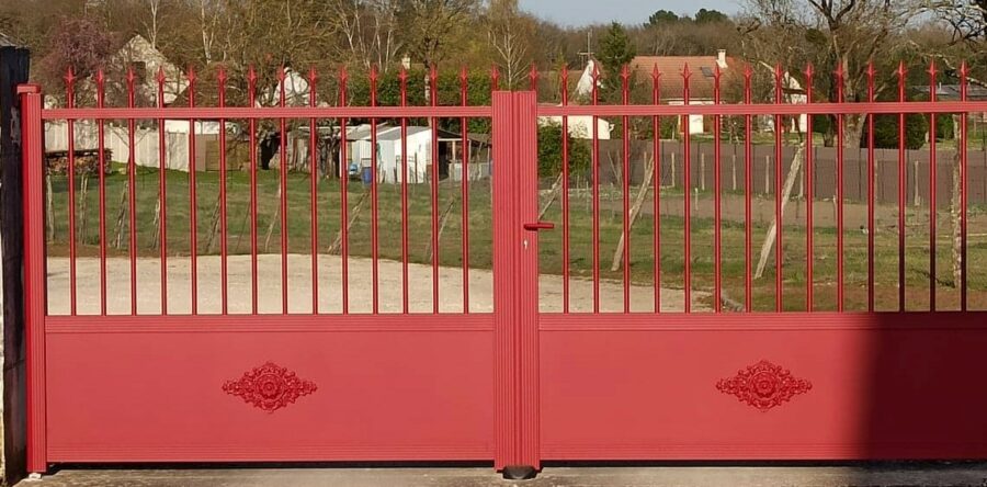 Nouveaux portails pour la salle des fêtes et le cimetière